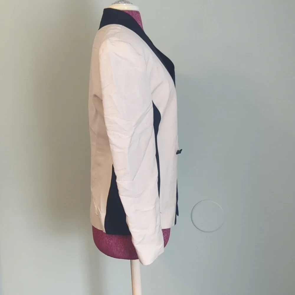 Mondi Black and Cream‎ Geometric Skirt Suit, EU 36